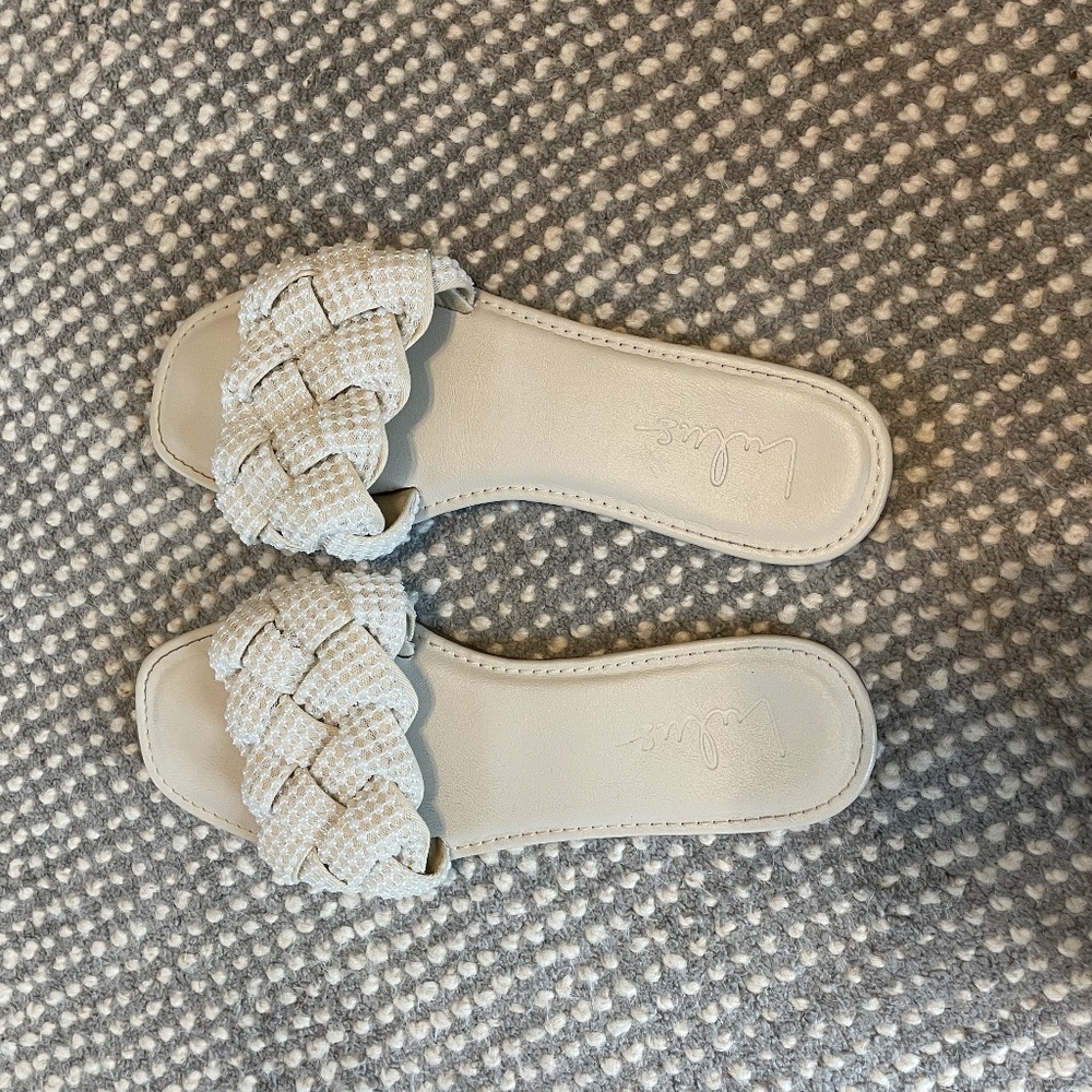 Lulu’s Pearl Sandals